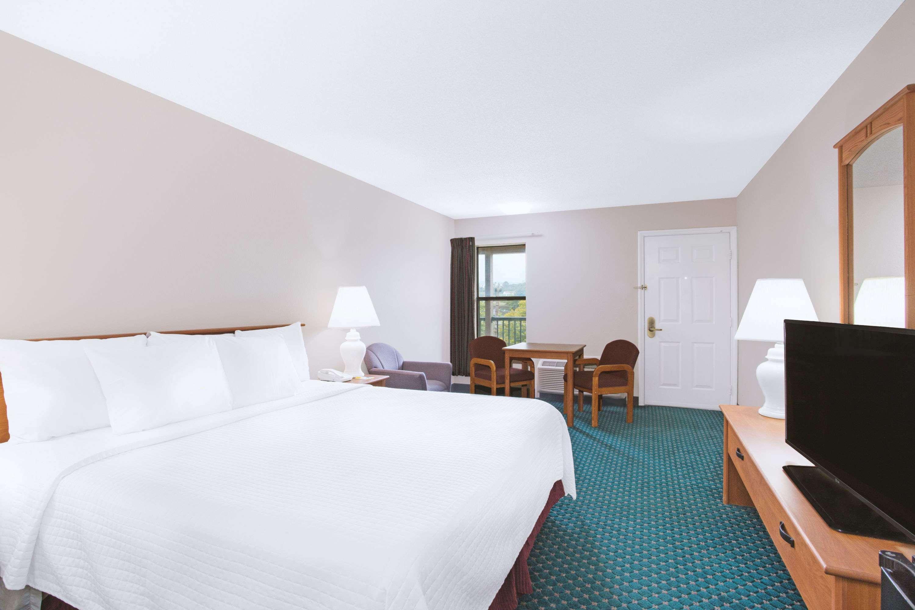Days Inn By Wyndham Wytheville Exteriör bild